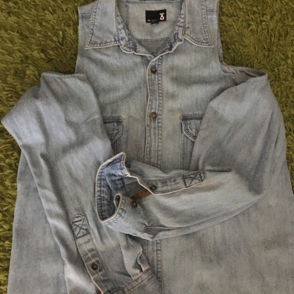 Urban Renewal vintage cold shoulder denim button - Picture 4 of 7